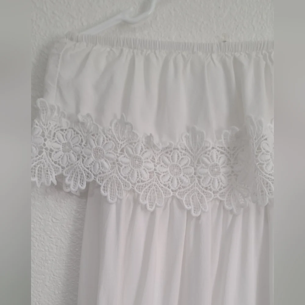 Solitaire White Lace Off-Shoulder Dress - Picture 11 of 11